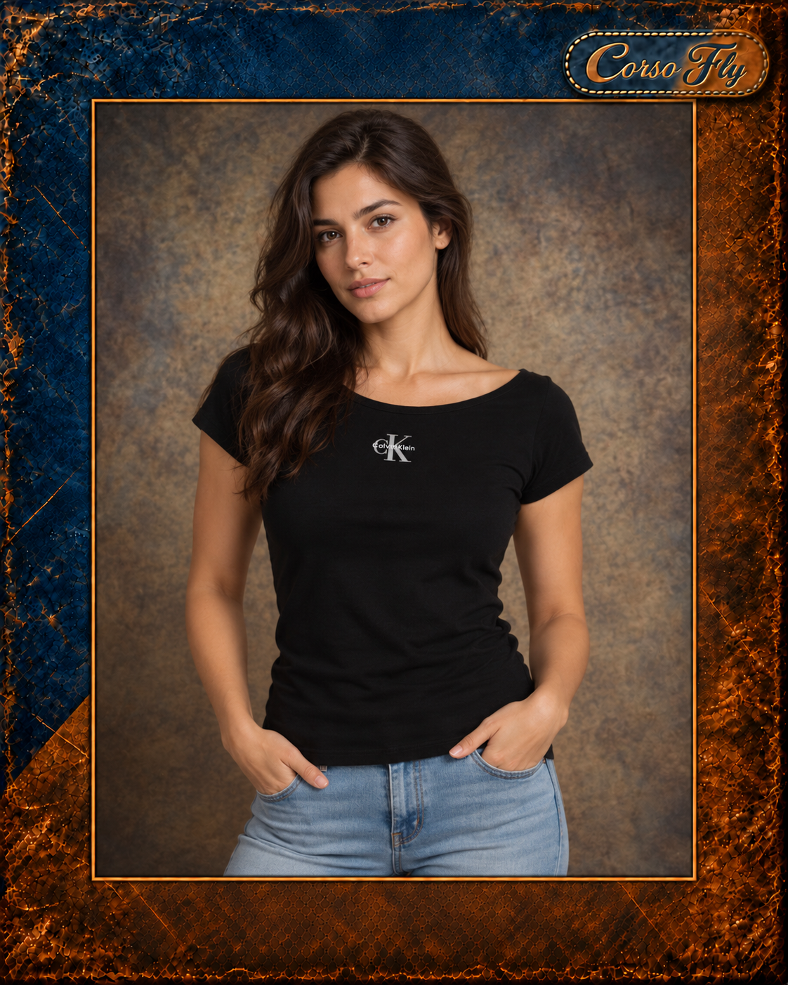 T-shirt Calvin Klein nera indossata da modella