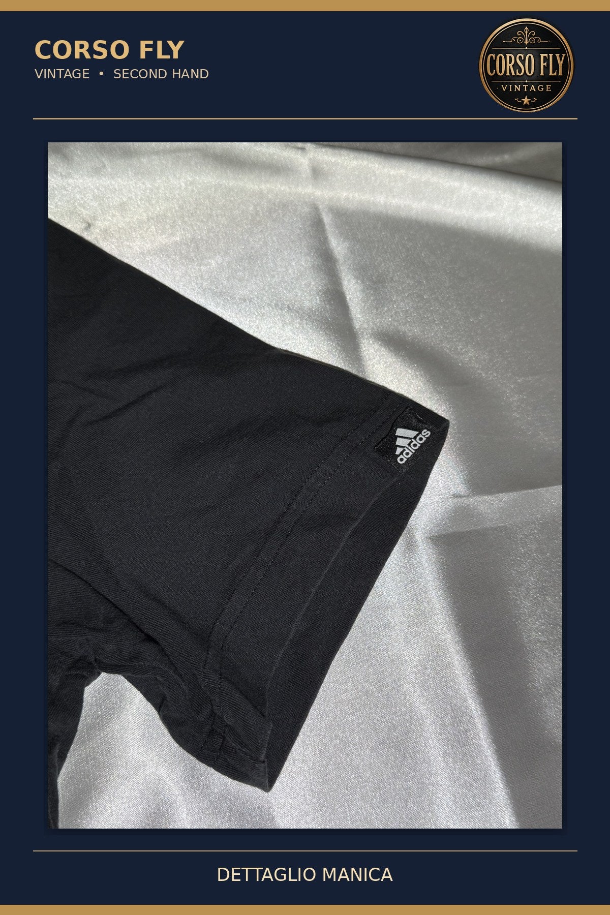 Logo Adidas su manica corta nera