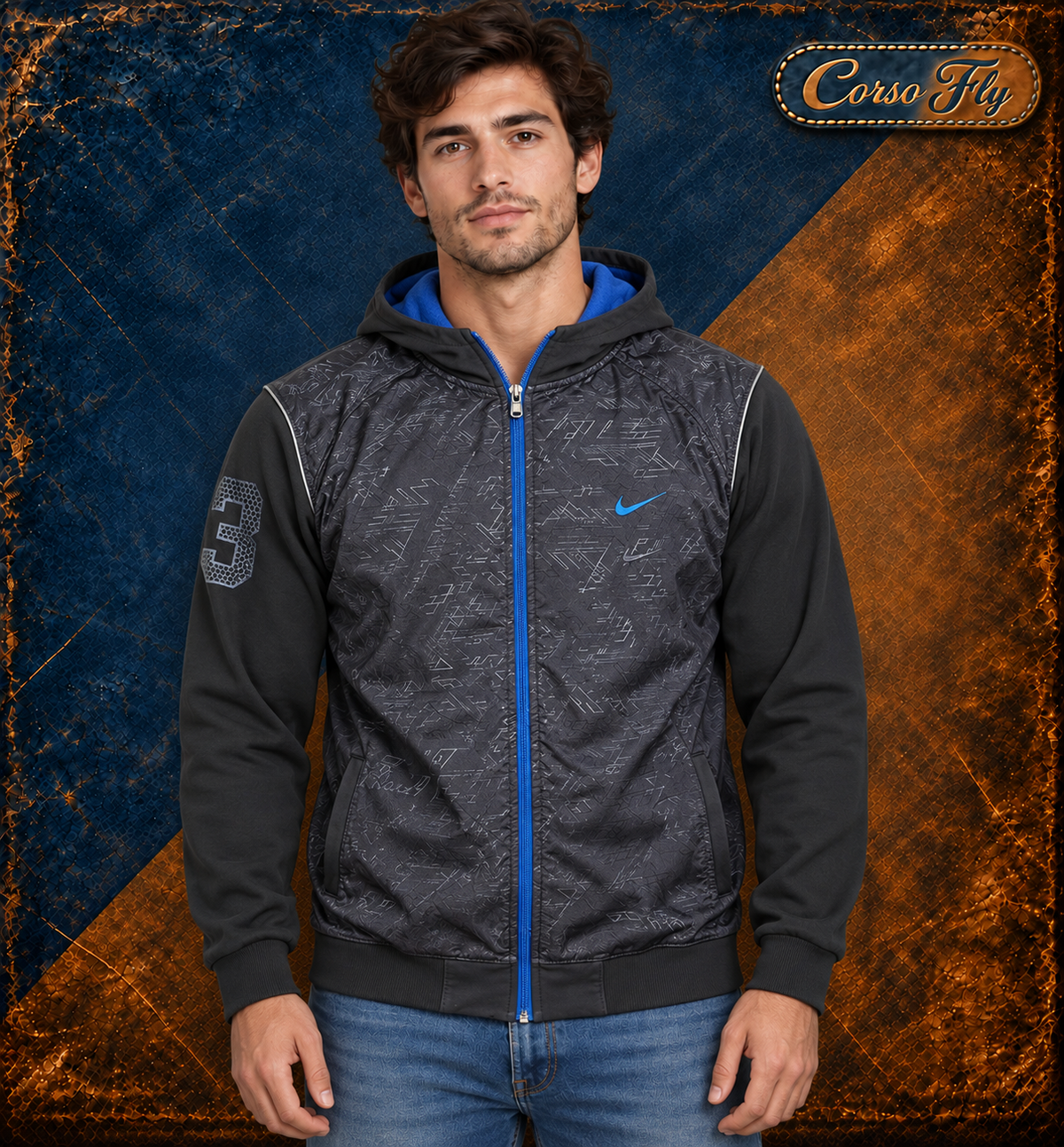 Nike giacca felpa tecnica uomo 3XL 48/50 nera blu con cappuccio indossata, sfondo Corso Fly