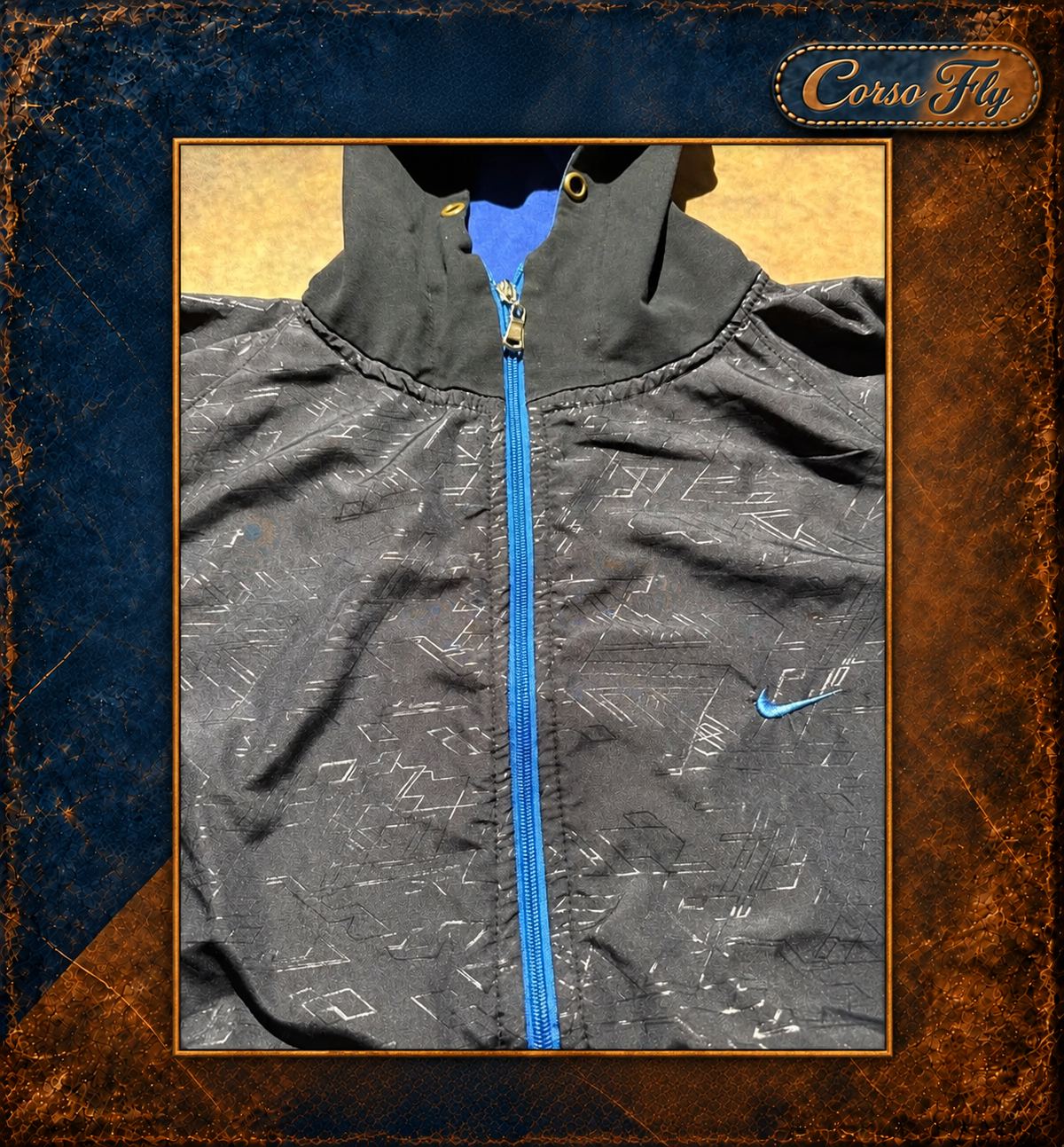 Nike giacca felpa tecnica uomo 3XL 48/50 nera blu con cappuccio – foto del capo 2, sfondo Corso Fly