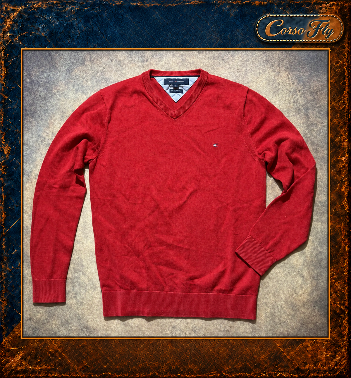 Maglione Tommy Hilfiger rosso scollo V vista frontale