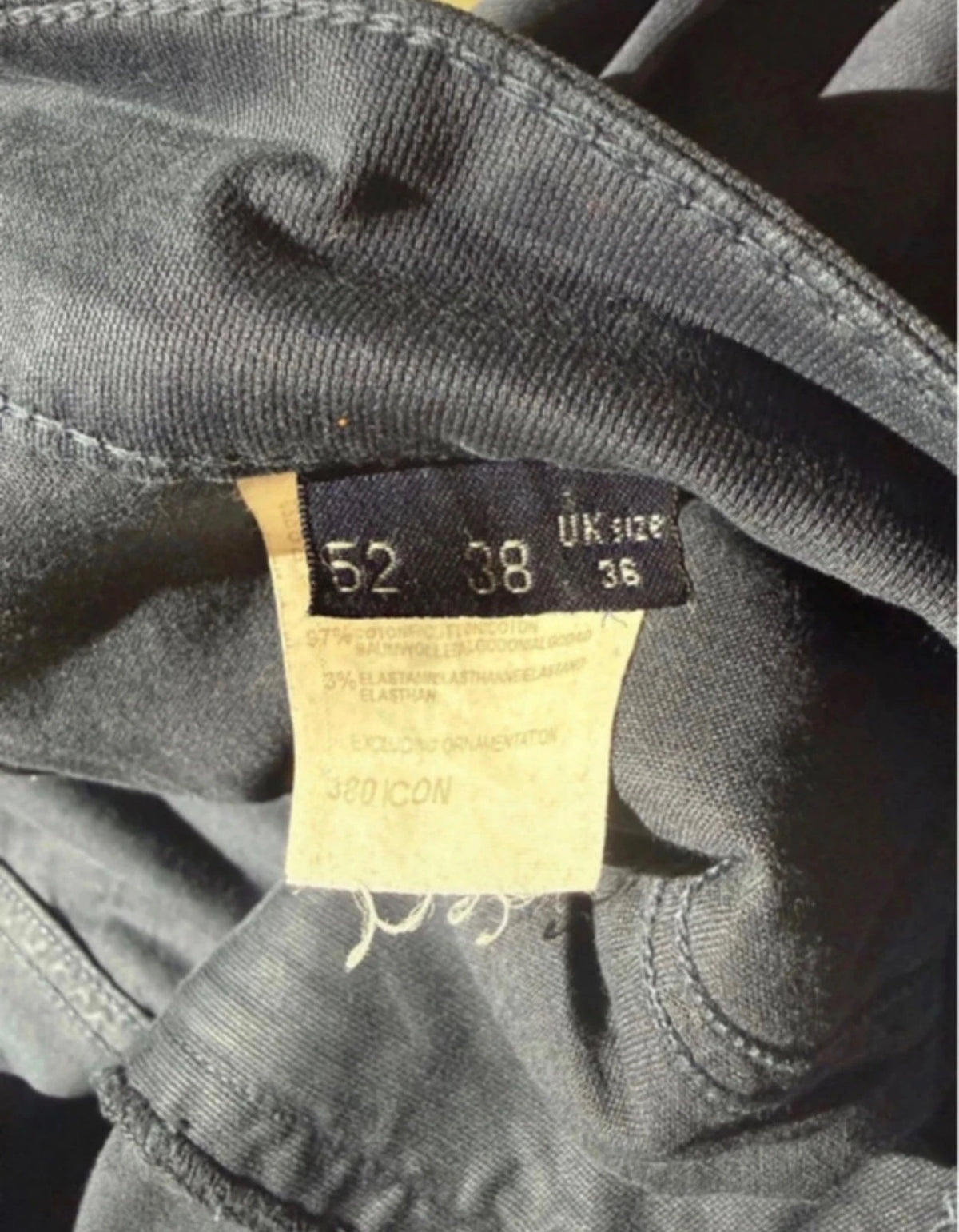 Etichetta taglia e composizione pantaloni Trussardi Jeans