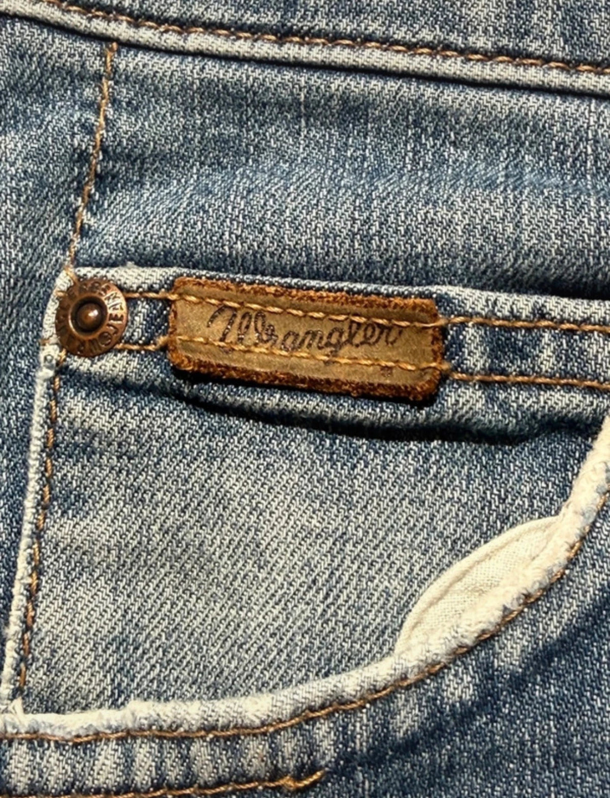 Jeans Wrangler Texas Stretch uomo W32 L36 - dettaglio marchio